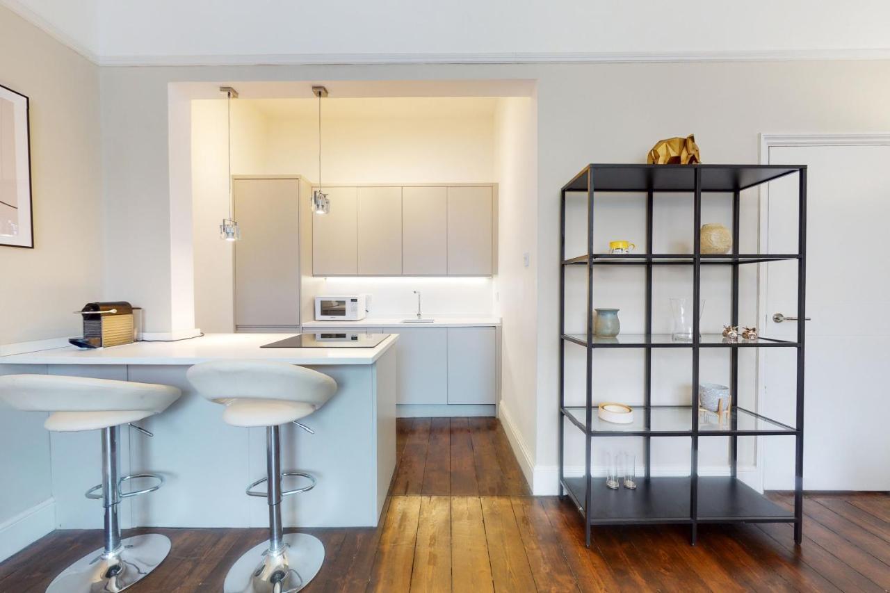 Super 1 Bedroom Flat In Hendon Near Middlesex University With Private Parking Eksteriør billede