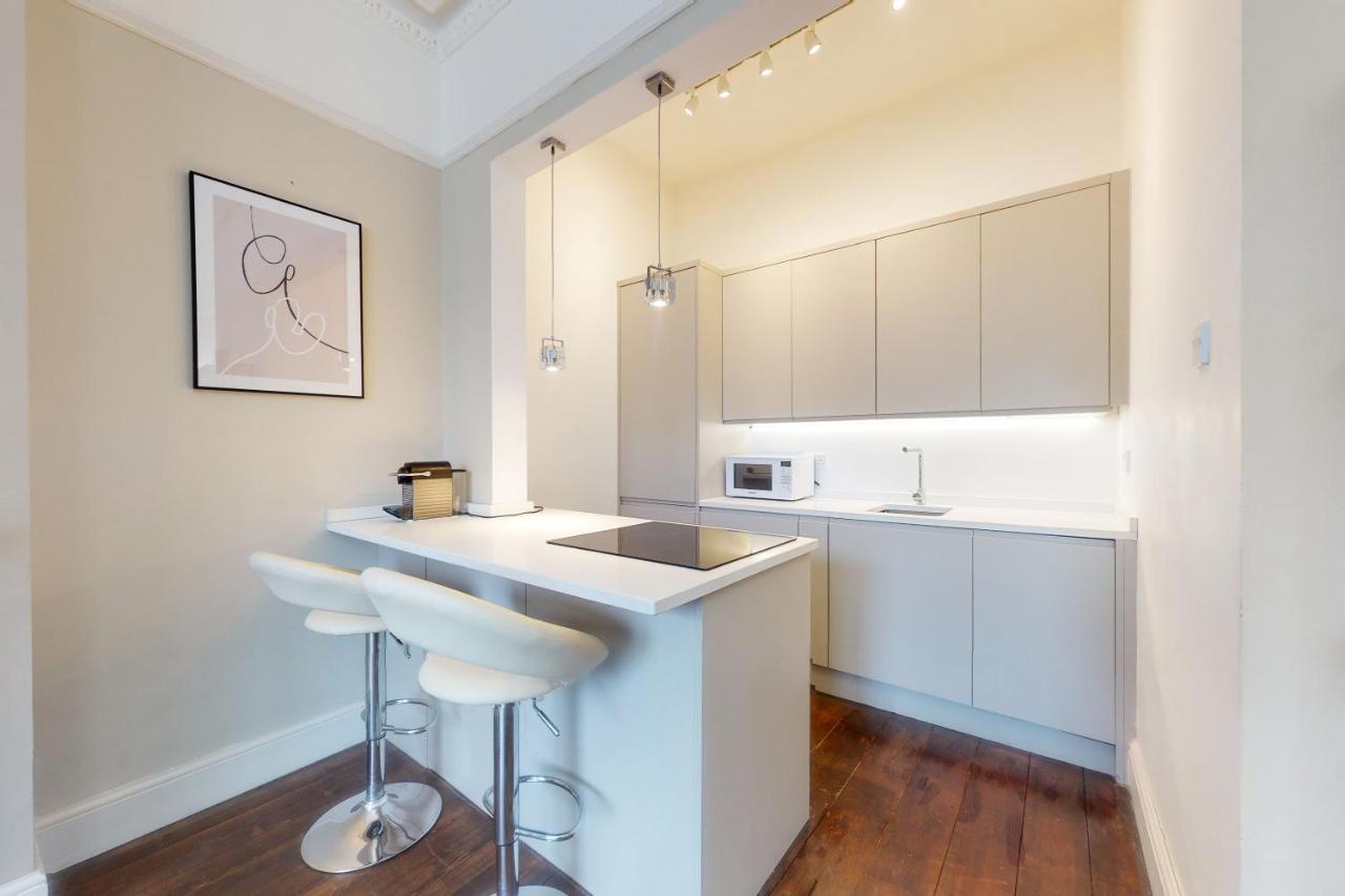 Super 1 Bedroom Flat In Hendon Near Middlesex University With Private Parking Eksteriør billede