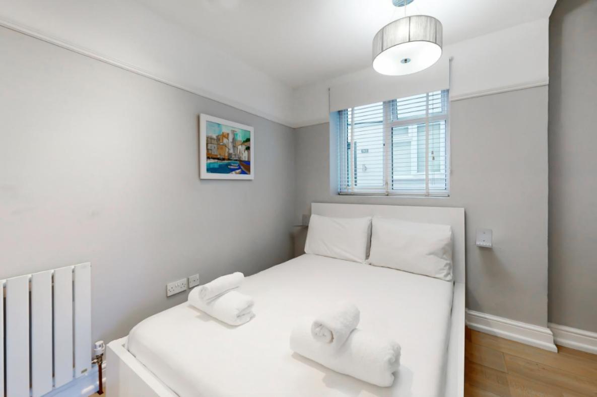 Super 1 Bedroom Flat In Hendon Near Middlesex University With Private Parking Eksteriør billede